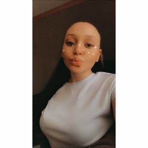 Meet your Posher, Leila